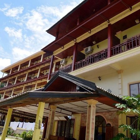 Hotel Vilayvong Ванг-Виенг Экстерьер фото