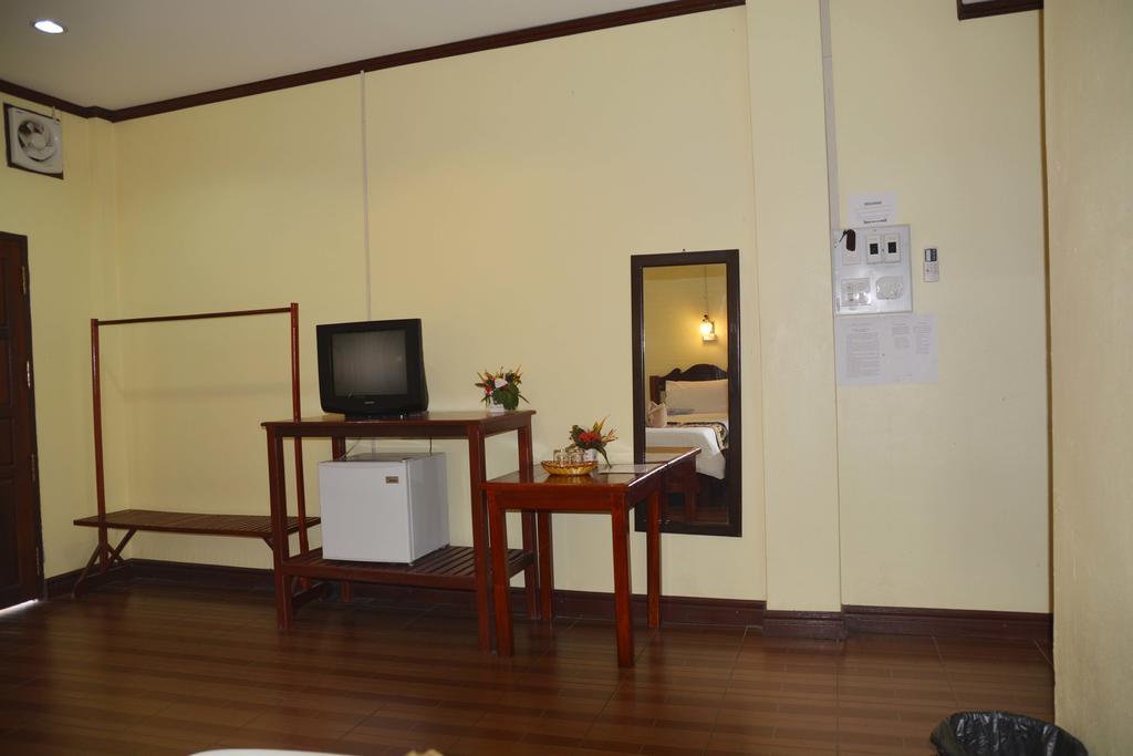 Hotel Vilayvong Ванг-Виенг Экстерьер фото
